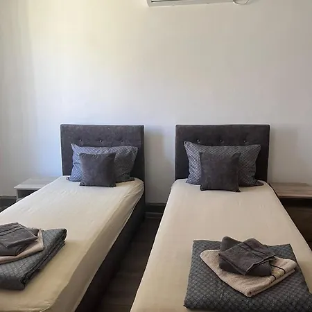 Гостевой дом Sobe Sponga 4, *