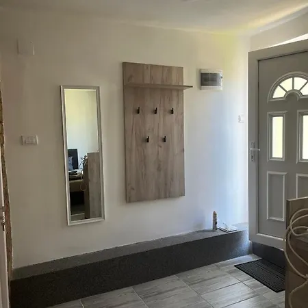 Sobe Sponga 4, * Кикинда